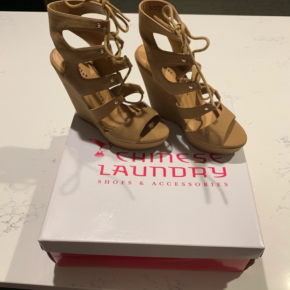 Chinese laundry camel pumps. 5 inch wedge